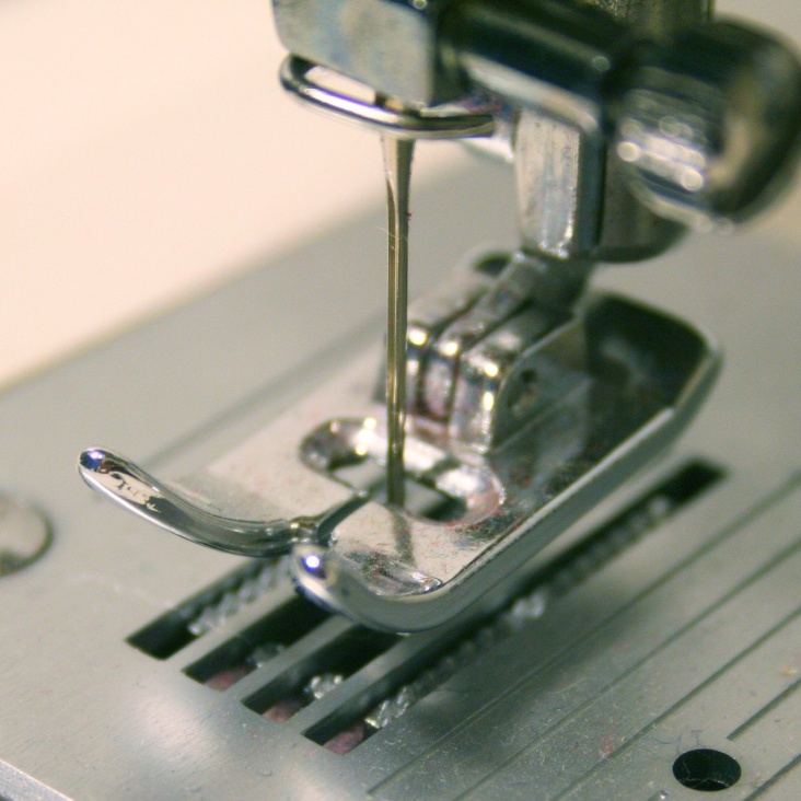 sewing-machine-2613527_1920